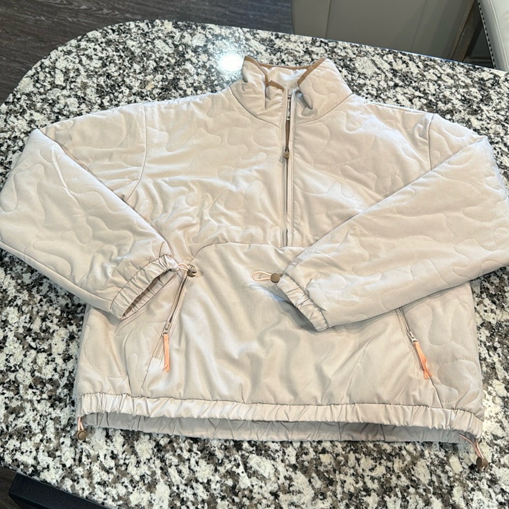 NWT - Avalanche- Puffer Pullover - Medium